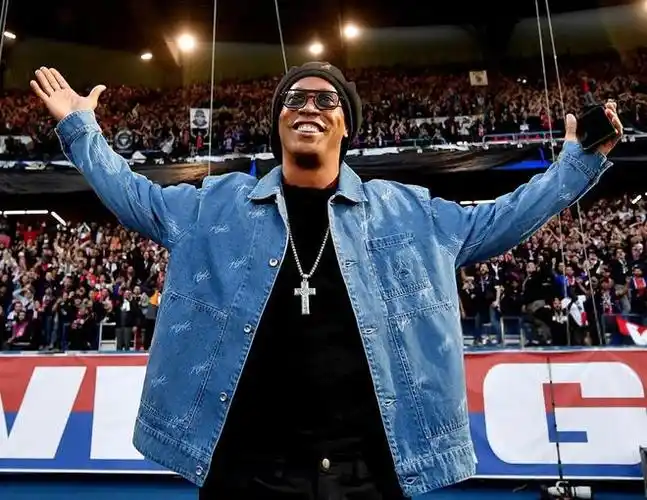 这位年轻的 这位年轻的