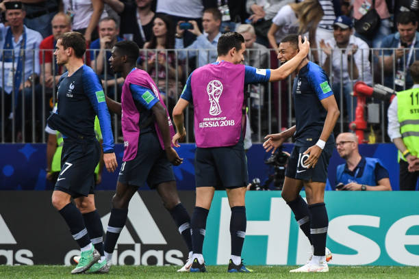 格铸就了她 格铸就了她