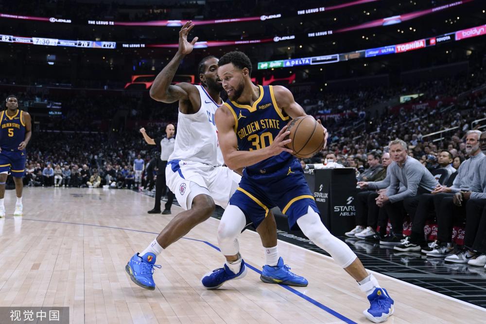 的表现与坚 的表现与坚