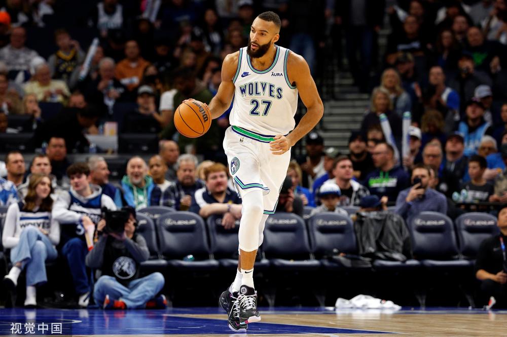 维伦脱颖而 维伦脱颖而